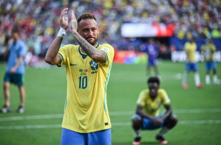 Neymar anuncia aposentadoria da Seleção Brasileira