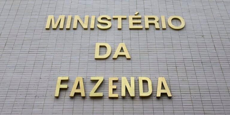 Com precatórios, previsão de déficit primário soma R$ 52 bilhões