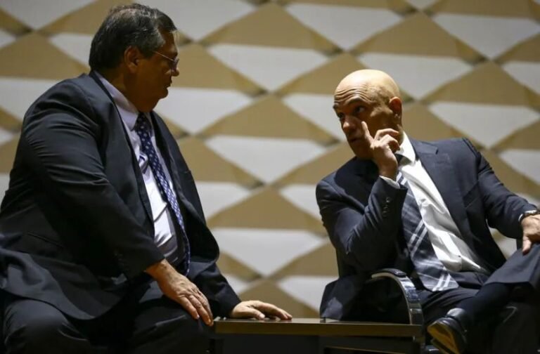 Quando o poder quebra o sigilo da fonte, a sociedade perde o direito de saber o que as ''autoridades'' querem manter escondido