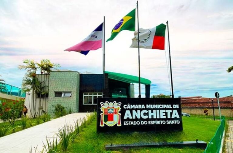 Tribunal aceita consulta da Câmara de Anchieta sobre revisão salarial e despesas de gabinetes no último ano de mandato