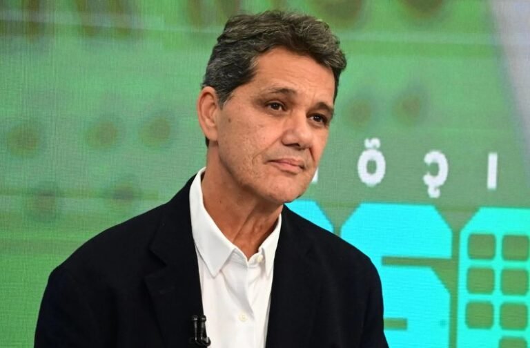 “Não tem dinheiro público nessa crise”, afirma Ferraço sobre a Apex e, ao falar do filho acionista, diz: “Tenho muita confiança na boa-fé dele”