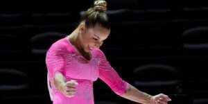 Flávia Saraiva é ouro nas assimétricas da Copa do Mundo de ginástica