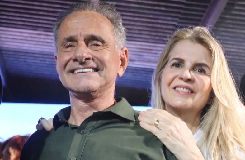 Aliado histórico de Bolsonaro, Manato é candidato a deputado federal após quatro mandatos e mais de 1 milhão de votos para governador no ES