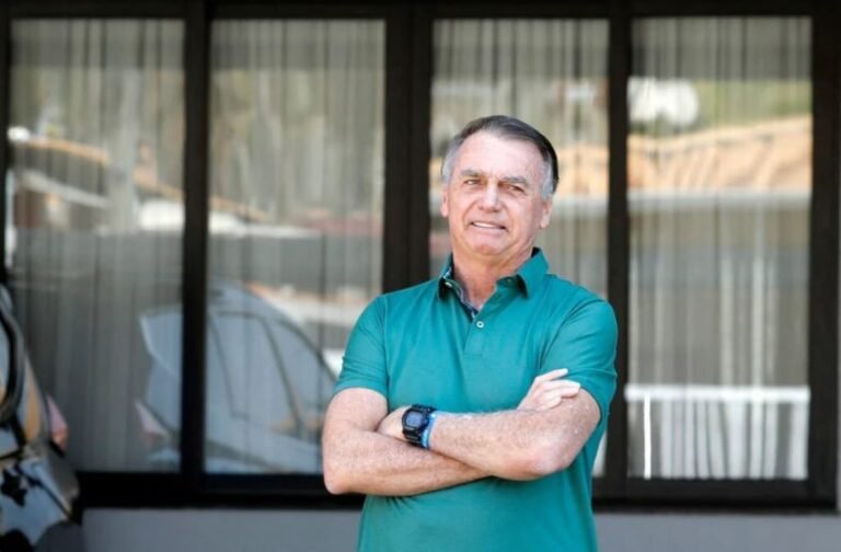 Moraes autoriza visitas permanentes de familiares a Bolsonaro
