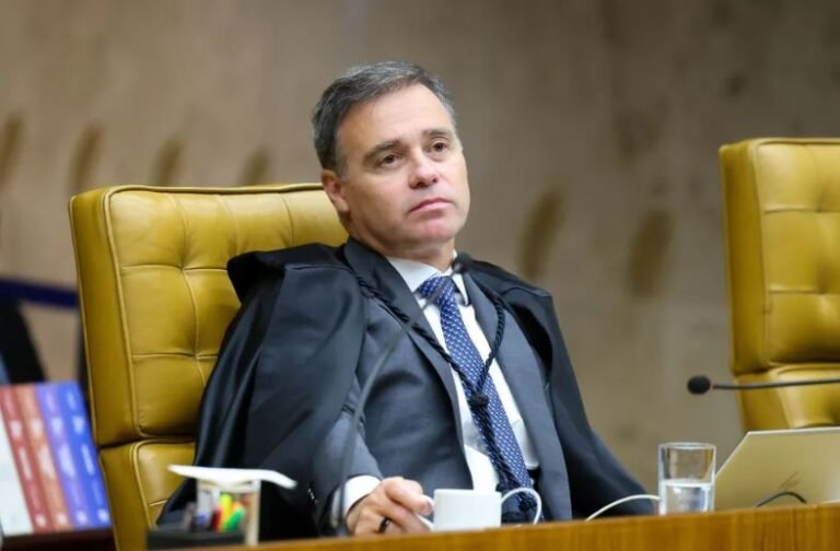 Mendonça explica por que pediu pessoalmente à PF relatório sobre Moraes