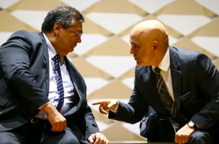 Dino omite dados do Datafolha e usa pesquisa para defender Moraes