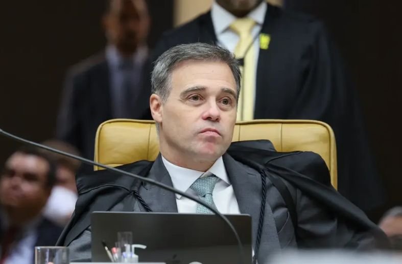 Mendonça rejeita ação contra reajuste do Bolsa Família