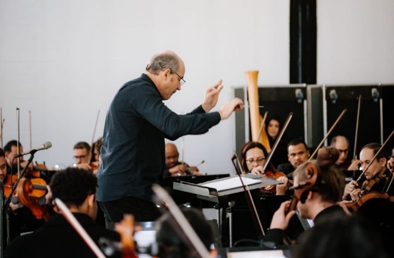Cine.ema transforma floresta em palco para Orquestra Sinfônica do ES